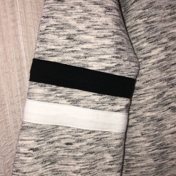 Hollister S LA Gray Silver Hooded Sweatshirt - Picture 6 of 11